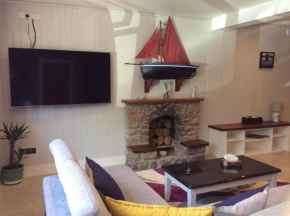 Roundstone Retreats Quayside luxury apt